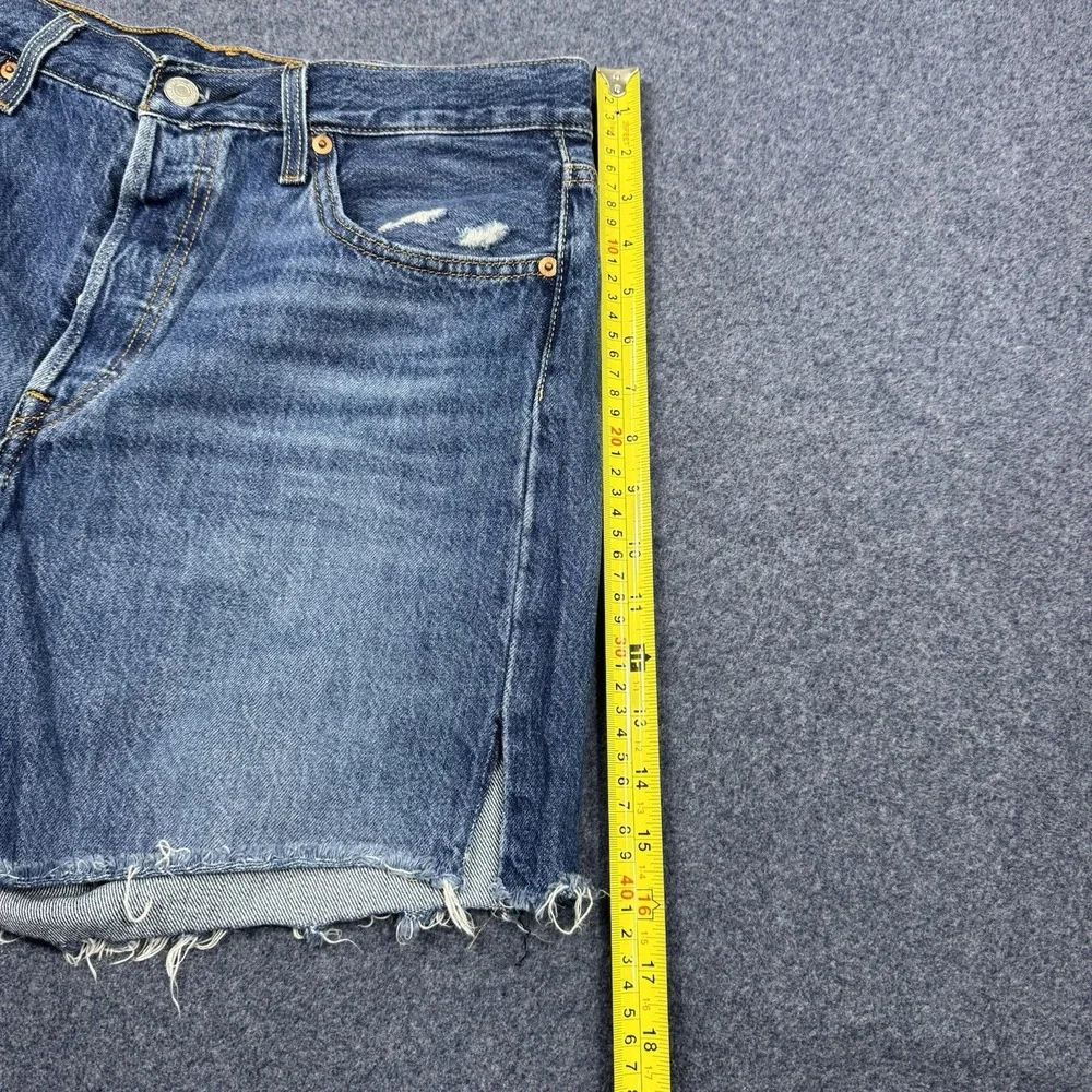 Levis 501 Womens 32 Original Cut Off Denim Shorts Blue Button Fly Y2K Distressed